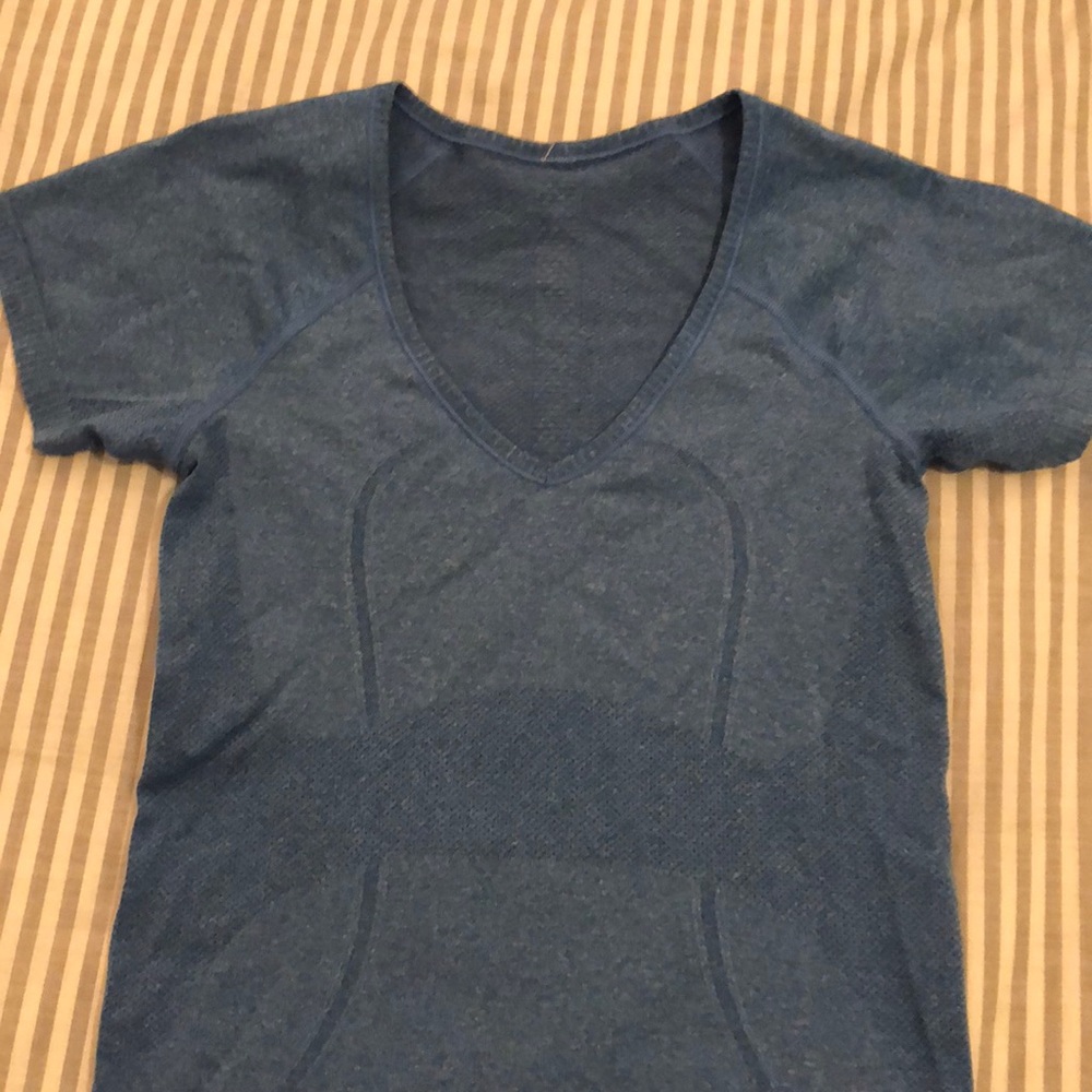 Lulu Lemon tee